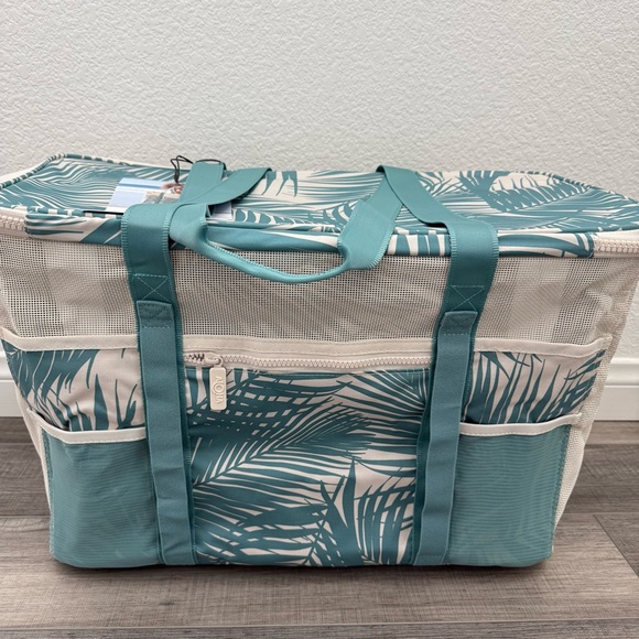 Aloha Collection - Picture 2 of 6